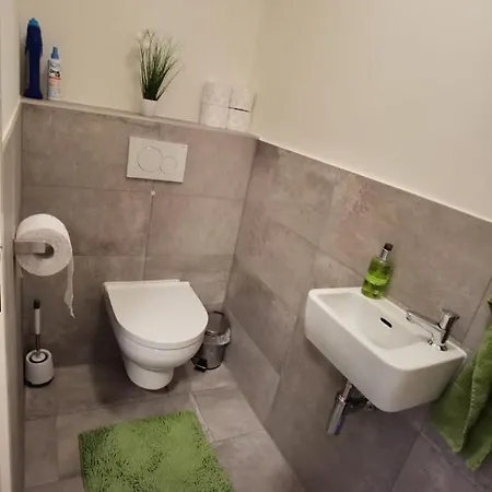 Appartement Eckberger Weinstrasse 139 *