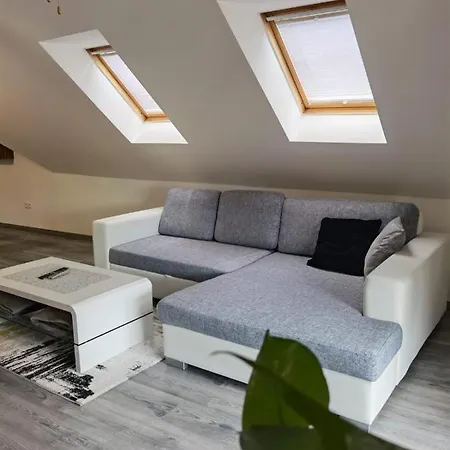 Eckberger Weinstrasse 139 Appartement *