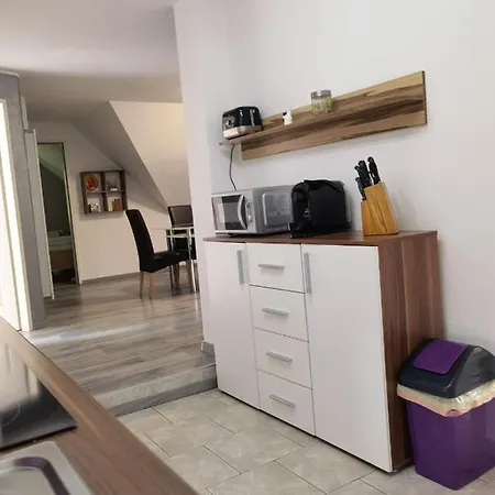 Eckberger Weinstrasse 139 *