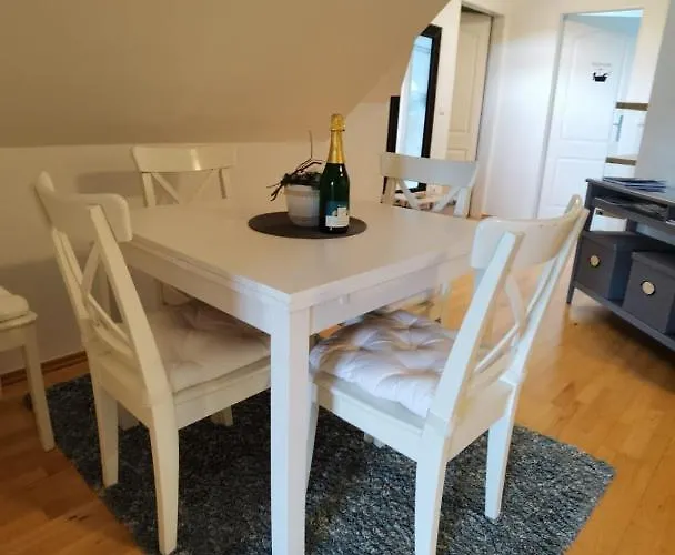 Appartement Eckberger Weinstrasse 139 *